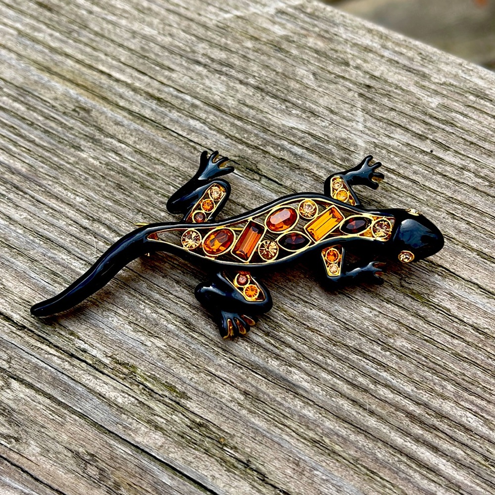 Lizard brooch